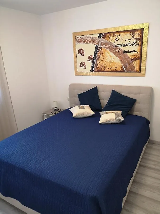 Lavanda Marino زامبراتيجا كرواتيا